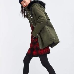 Zara Olive Green Ski & Snow Jacket with Black Fur Trim